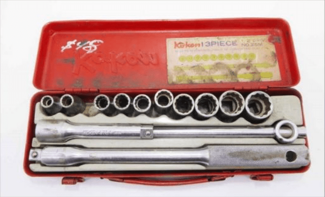 automative-tools-socket-wrench-074f